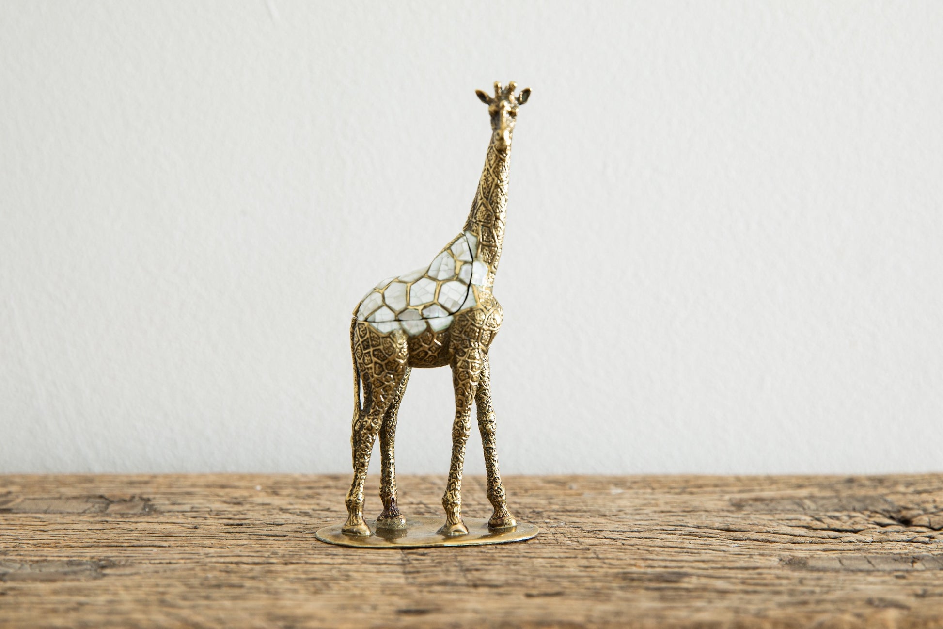 Boîte animal girafe cadeau déco artisanal lifestyle nacre naturelle laiton recyclé décoration luxe fait main cadeaux fête des mères original unique